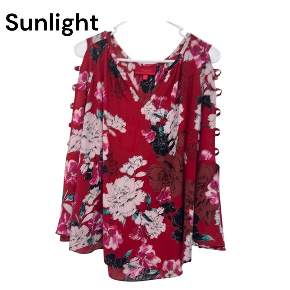 Jennifer Lopez Women SZ XL Red Floral Cold Shoulder Top Blouse V neck - Picture 2 of 14